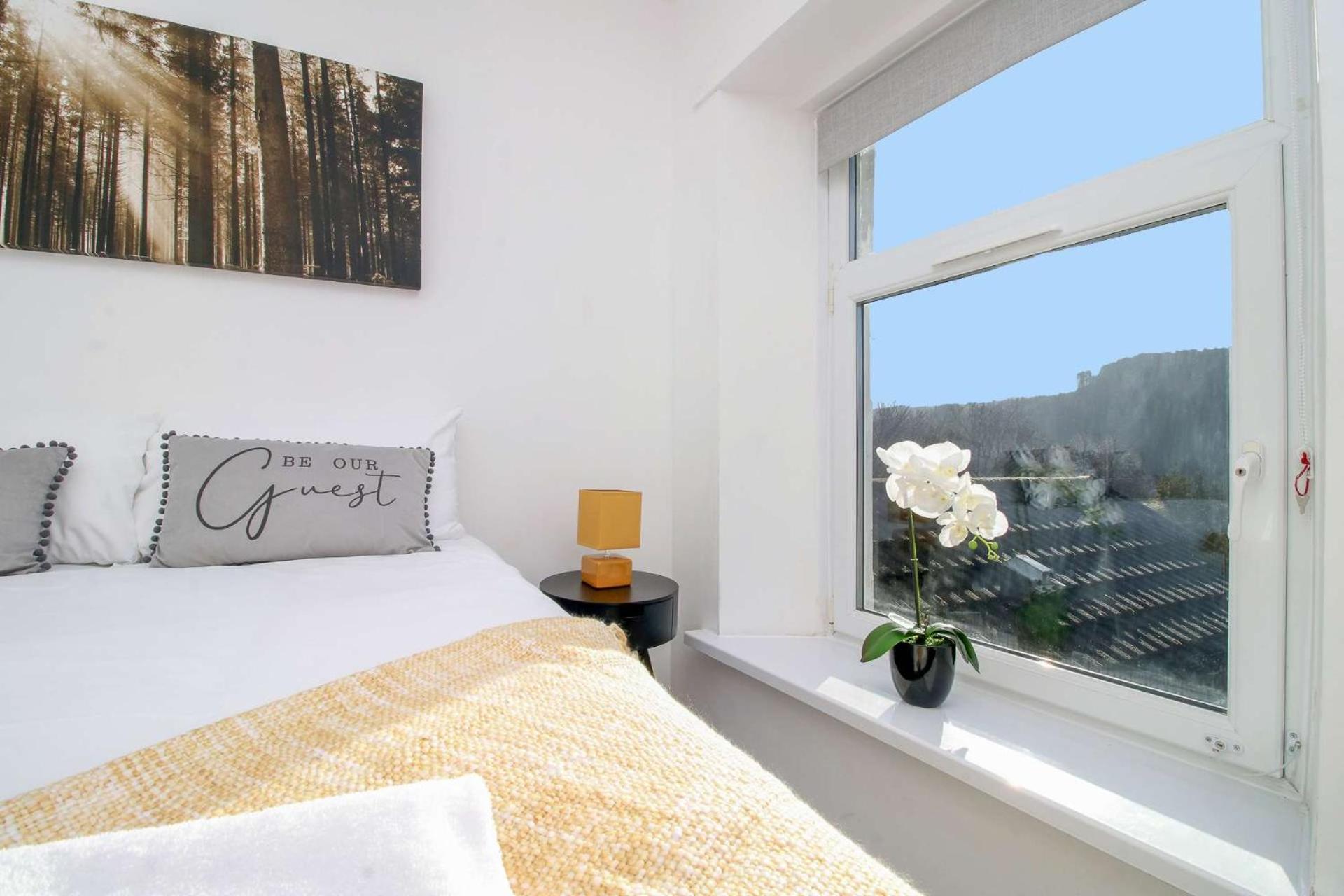 Very Special Home In Rhondda Valley Herbert House By Staystaycations Treorky Экстерьер фото